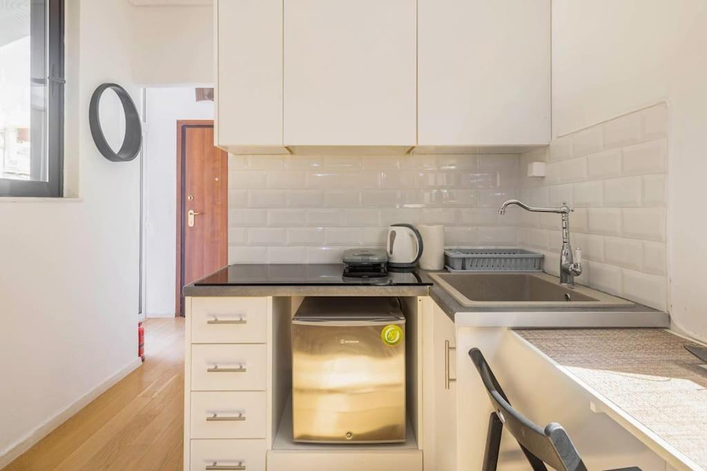 Downtown 22Sqm Green Nest King-Size Bed Атина Екстериор снимка