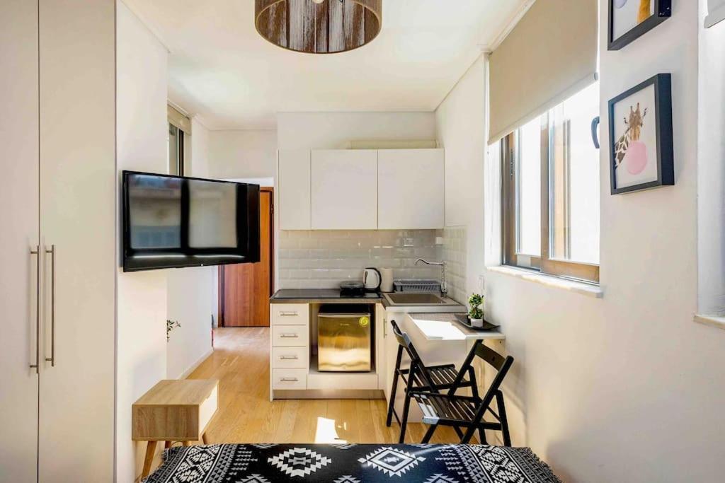 Downtown 22Sqm Green Nest King-Size Bed Атина Екстериор снимка