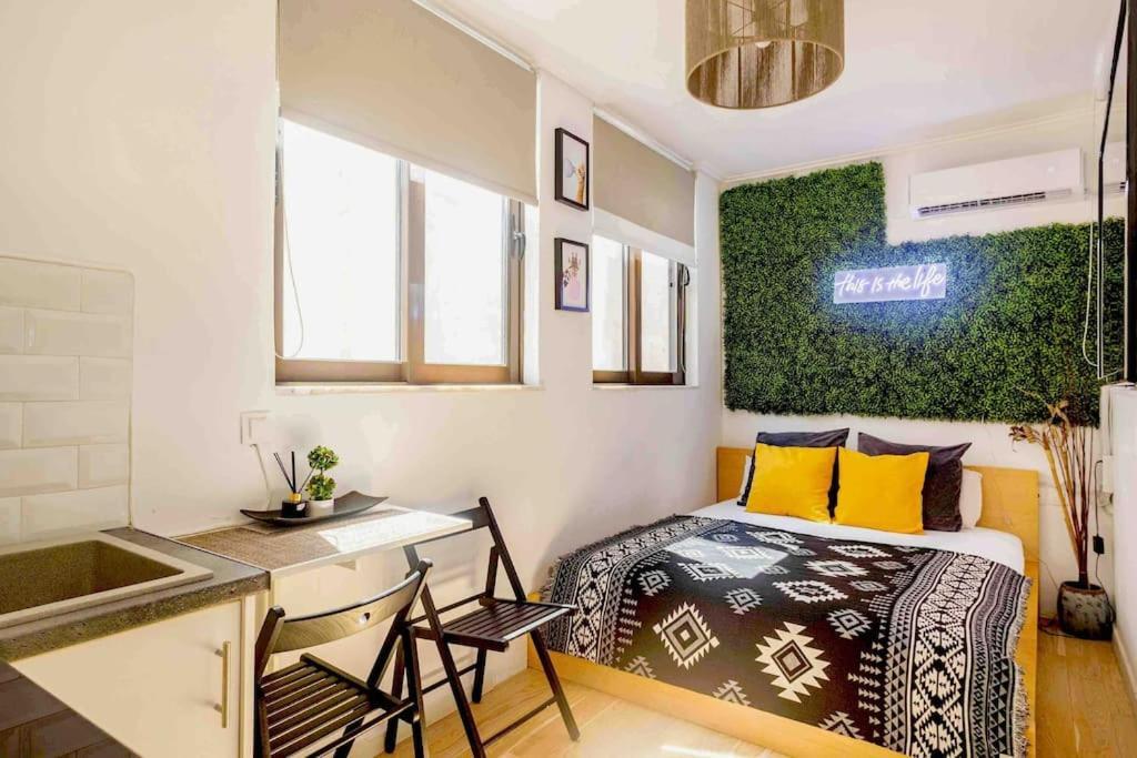 Downtown 22Sqm Green Nest King-Size Bed Атина Екстериор снимка